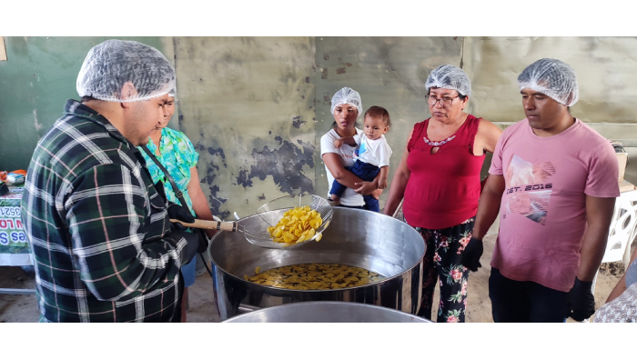 MDT LLEGA A CRUCETA CON TALLERES PRODUCTIVOS DE ELABORACIÓN DE CHIFLES