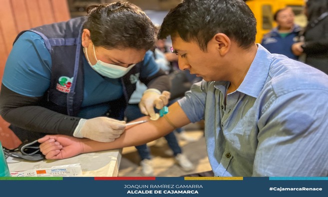 📌La Municipalidad Provincial de Cajamarca, a través de la subgerencia de salud realizó una campaña de salud dirigida a nuestros colaboradores de limpieza pública del turno noche. 
🗣Esta importante campaña tuvo también la participación del área de Renace Mujer y Familia con el servicio de corte de cabello y los servicios de medicina general, odontología, descarte de Hepatitis B, lavado de oídos, fluorización y vacunación contra la Influenza. En total, se atendió a más de 43 trabajadores, brindándoles acceso a cuidados de salud esenciales.
✅Este trabajo articulado entre la Gerencia de Desarrollo Ambiental y la Gerencia de Desarrollo Social destaca es el fiel reflejo de un trabajo articulado para tener a nuestro personales en buenas condiciones. 