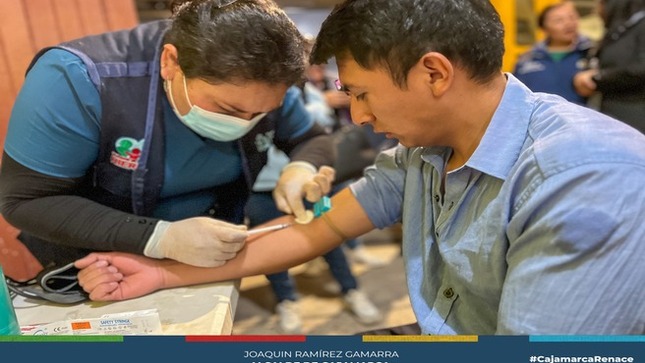 📌La Municipalidad Provincial de Cajamarca, a través de la subgerencia de salud realizó una campaña de salud dirigida a nuestros colaboradores de limpieza pública del turno noche. 
🗣Esta importante campaña tuvo también la participación del área de Renace Mujer y Familia con el servicio de corte de cabello y los servicios de medicina general, odontología, descarte de Hepatitis B, lavado de oídos, fluorización y vacunación contra la Influenza. En total, se atendió a más de 43 trabajadores, brindándoles acceso a cuidados de salud esenciales.
✅Este trabajo articulado entre la Gerencia de Desarrollo Ambiental y la Gerencia de Desarrollo Social destaca es el fiel reflejo de un trabajo articulado para tener a nuestro personales en buenas condiciones. 