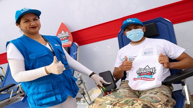 Donatón “Hinchas de Sangre” del hospital Rebagliati reunió a más de 100 donantes en un solo día 