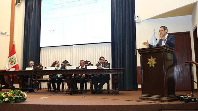 Magistrado del Tribunal Constitucional Helder Domínguez participa en debate público sobre reforma integral del sistema de justicia