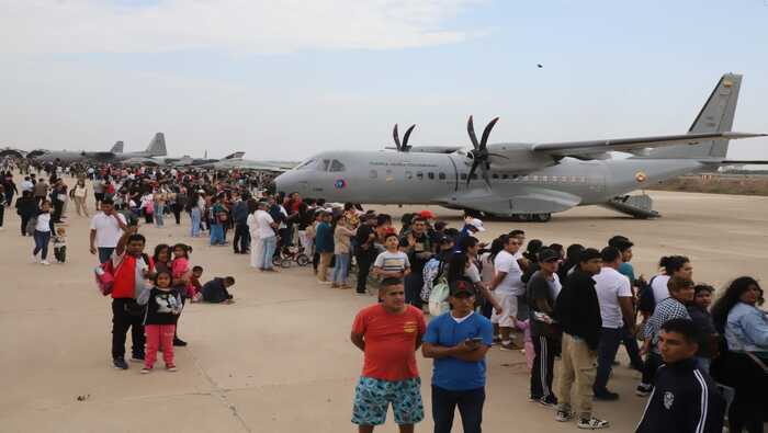 Fuerzas Aéreas de Perú, EE.UU. y Colombia brindan espectáculo en cielo de Chiclayo