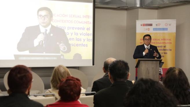 Minsa capacitará a más de 400 profesionales de la salud para prevenir el embarazo y violencia sexual en las y los adolescentes