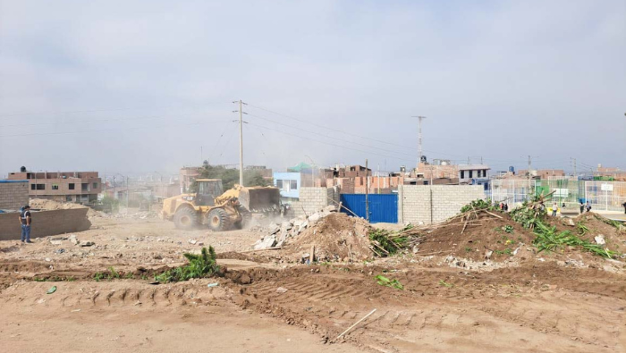 Demolición de construcciones ubicadas debajo de líneas de transmisión
