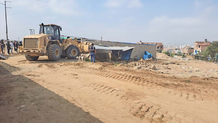Demolición de construcciones ubicadas debajo de líneas de transmisión