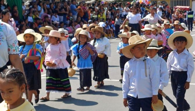 Celebración del 104° aniversario del distrito de La Arena 