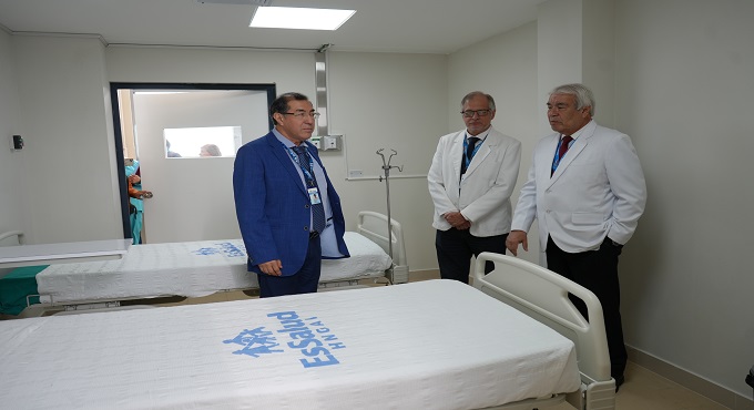 EsSalud repotencia salas de aislamiento de enfermedades infecciosas y tropicales del Servicio de Medicina en el hospital Grau
