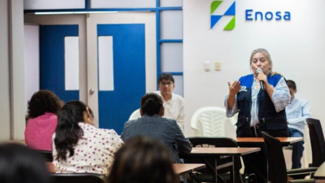 La sesión contó con la destacada participación de Mary Espezua, especialista en educación ambiental de la DREP.