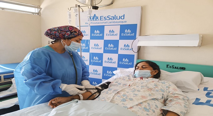 EsSalud: Mamita de 53 años le dice adiós a la diálisis gracias exitoso trasplante renal en el hospital Almanzor Aguinaga
