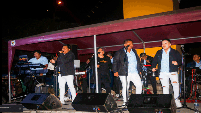 Municipalidad de Santa Cruz de Flores Celebra el Día del Padre con Gran Ceremonia en la Plaza de Armas.