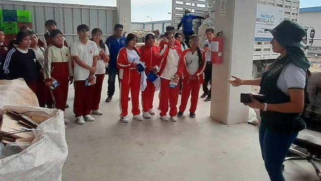 Estudiantes y docentes participaron de pasantia por infraestructuras de disposición final