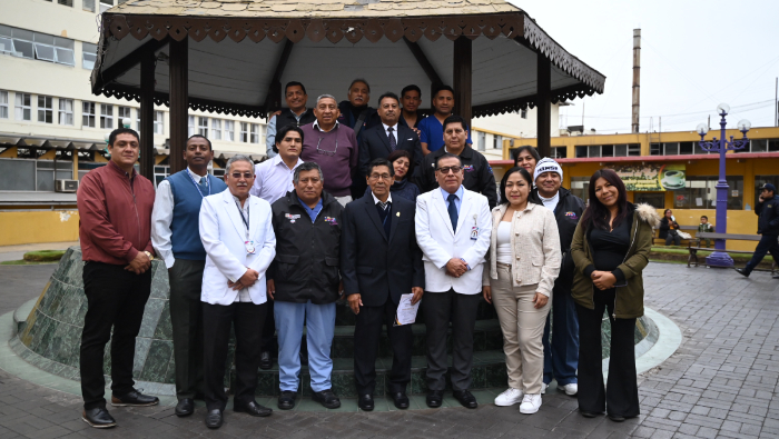 INSN resalta labor de terapeutas de lenguaje y agradece 40 años de servicio de destacado trabajador