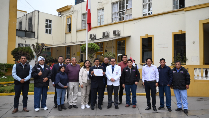 INSN resalta labor de terapeutas de lenguaje y agradece 40 años de servicio de destacado trabajador