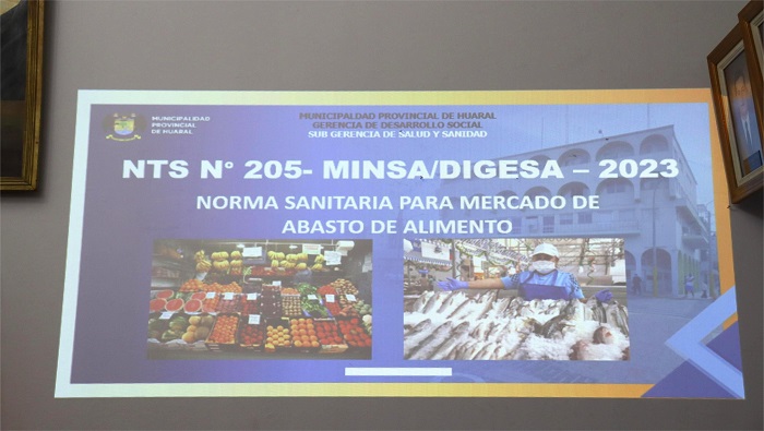 Comuna huaralina realiza jornada de capacitaci贸n para representantes de mercados locales