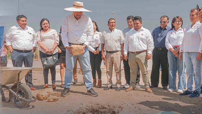 Alcalde coloco primera piedra para la construcción de moderno polideportivo en A.H. 05 febrero
