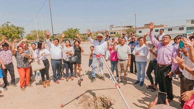 Alcalde coloco primera piedra para la construcción de moderno polideportivo en A.H. 05 febrero