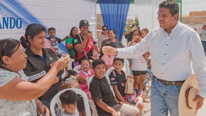 Alcalde coloco primera piedra para la construcción de moderno polideportivo en A.H. 05 febrero