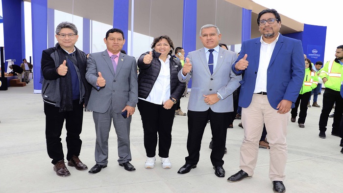 grúas hidráulicas para el megapuerto de Chancay