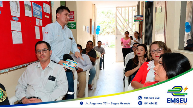Ceremonia de inauguración del ascensor en el Instituto Superior Cibernet.