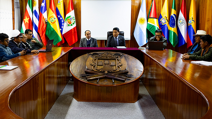 Emsapuno S.A. desarrolla reunión informativa para mejorar el acceso al agua potable en la zona norte de Puno.