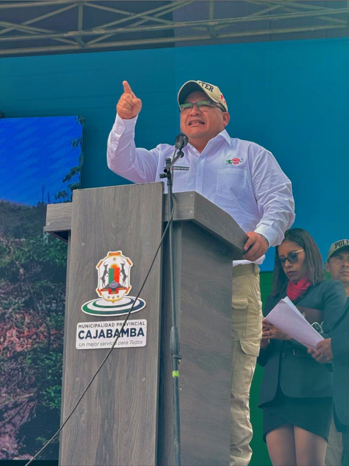 Ministro del interior se compromete con la seguridad de Cajabamba