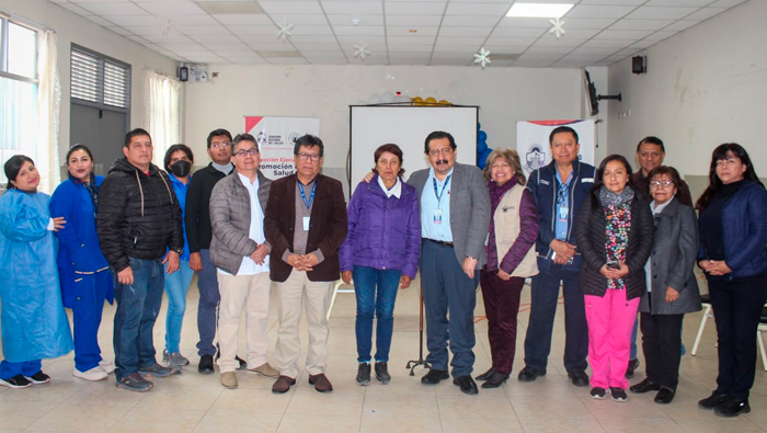 Director de DIRESA Callao, con los miembros del Comité Local de Salud de Ventanilla.
