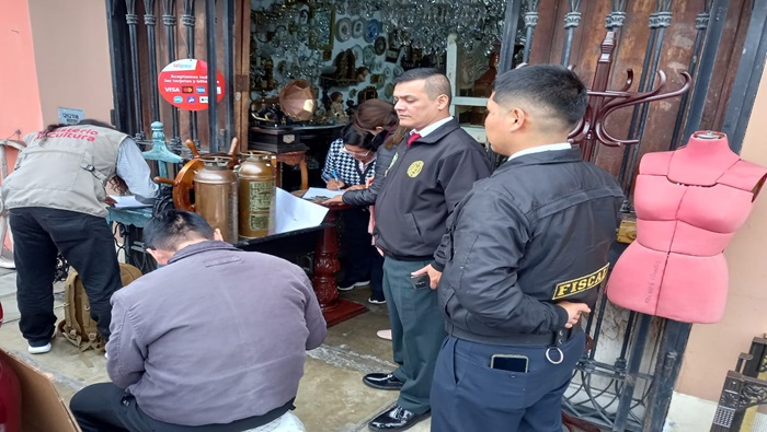 Ministerio de Cultura recuperó cuatro textiles prehispánicos en un operativo de prevención de tráfico ilícito de bienes culturales en Surco