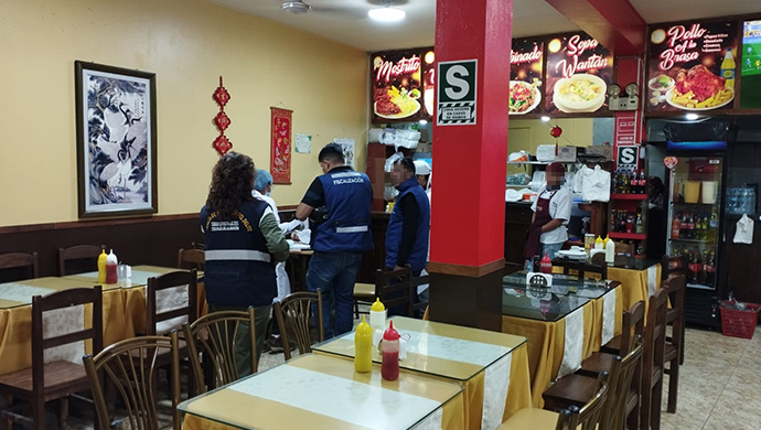 Fiscalía detecta incumplimiento a las normas sanitarias durante operativo preventivo en pollerías de Huamanga