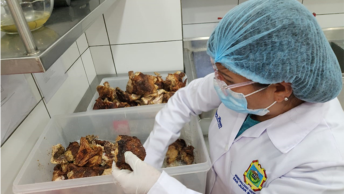 Fiscalía detecta incumplimiento a las normas sanitarias durante operativo preventivo en pollerías de Huamanga