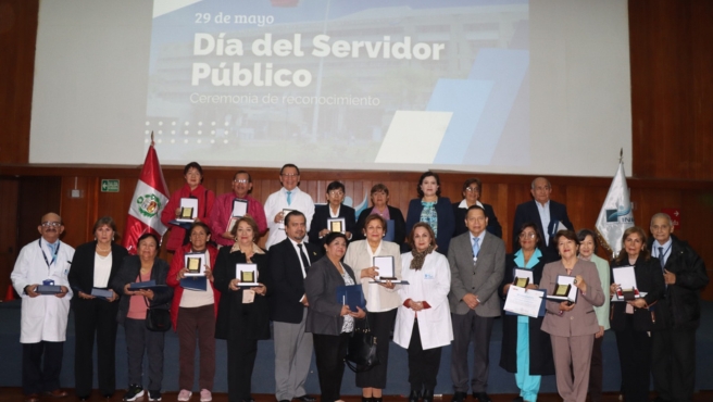 Reconocen A Personal del INEN por el Día del Servidor Público