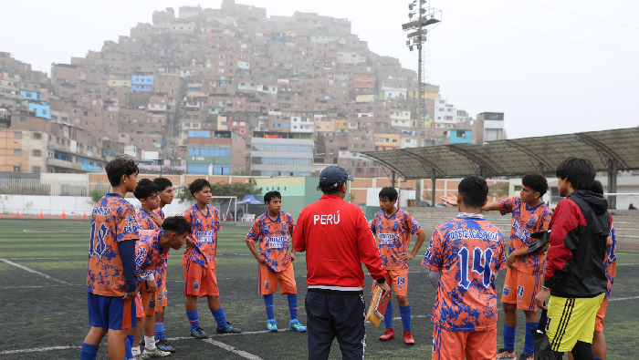 • Equipo sub 17 disputó vibrante partido de fútbol.