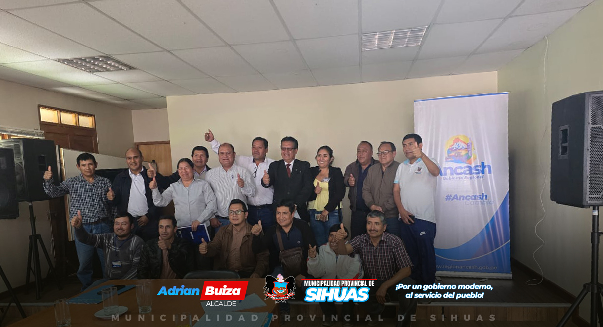 El miércoles 05 de junio de 2024, la autoridad edil, Demetrio Buiza Picón, junto a una delegación de autoridades locales y representantes de la sociedad civil de la provincia de Sihuas, visitaron las instalaciones del Gobierno Regional de Áncash (GRA), con el objetivo de solicitar la pronta ejecución y levantamiento de observaciones (concerniente de los aspectos presupuestales y técnicos necesarios) para avanzar en la “Reconstrucción del Hospital de Apoyo Sihuas II-1, ubicado en el distrito de Sihuas, provincia de Sihuas, departamento de Áncash”, identificado con Código Único de Inversiones (CUI) 2556264.
La comisión que también contó con la presencia del consejero Regional de Sihuas, Gregorio Fausto Silvestre Sanches; el director del Hospital de Apoyo Sihuas, Eduardo Liñan Flores; la subprefecta provincial de Sihuas, Fajny Carretero Lopez; el jefe de Recursos Humanos del Hospital de Apoyo Sihuas, Aristóteles Vera De La Cruz; el gerente de Infraestructura Desarrollo Urbano y Rural de la Municipalidad Provincial de Sihuas, Deyner Chauca Rodriguez; los regidores de la provincia, Yolvi Velásquez Liñan, Walter Morillo Carrillo y Johann Villanueva Gonzales; el alcalde distrital de San Juan, Benito Valverde Moreno; el alcalde del distrito de Sicsibamba, Marcos Corso López; y el responsable de la Agencia Agraria de Sihuas, Luis Mariano Loli Sánchez; fueron atendidos por el gerente general del GRA, Marco La Rosa Sanchez, en la Sala de Comisiones del Consejo Regional de Áncash, ubicado en el Campamento Vichay S/N, del distrito de Independencia, provincia de Huaraz
Durante la sesión, el alcalde Buiza Picón subrayó la importancia estratégica del proyecto para fortalecer la infraestructura de salud en la provincia. Además, se discutieron detalladamente las dificultades encontradas hasta la fecha, así como, la urgente necesidad de actualizar el Expediente Técnico correspondiente. En cuanto a la relación del marco presupuestal, se acordó la actualización del presupuesto para garantizar los recursos necesarios.
Por otro lado, el GRA reafirmó su compromiso de subsanar las observaciones detectadas durante la fiscalización y ha enviado el expediente a la Contraloría para la realización de un Hito de Control que garantice la transparencia y eficiencia del proceso.
Finalmente, el burgomaestre provincial y toda la comisión, han solicitado mediante acta, una posible reunión con el gobernador regional, Koki Noriga Fabián, para continuar con el diálogo, acuerdos y compromisos realizados el día hoy.