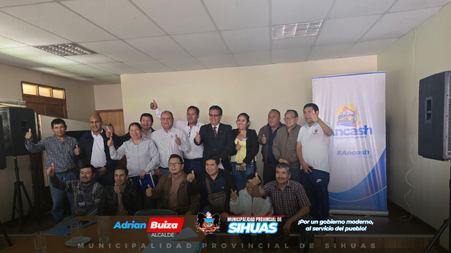 El miércoles 05 de junio de 2024, la autoridad edil, Demetrio Buiza Picón, junto a una delegación de autoridades locales y representantes de la sociedad civil de la provincia de Sihuas, visitaron las instalaciones del Gobierno Regional de Áncash (GRA), con el objetivo de solicitar la pronta ejecución y levantamiento de observaciones (concerniente de los aspectos presupuestales y técnicos necesarios) para avanzar en la “Reconstrucción del Hospital de Apoyo Sihuas II-1, ubicado en el distrito de Sihuas, provincia de Sihuas, departamento de Áncash”, identificado con Código Único de Inversiones (CUI) 2556264.

La comisión que también contó con la presencia del consejero Regional de Sihuas, Gregorio Fausto Silvestre Sanches; el director del Hospital de Apoyo Sihuas, Eduardo Liñan Flores; la subprefecta provincial de Sihuas, Fajny Carretero Lopez; el jefe de Recursos Humanos del Hospital de Apoyo Sihuas, Aristóteles Vera De La Cruz; el gerente de Infraestructura Desarrollo Urbano y Rural de la Municipalidad Provincial de Sihuas, Deyner Chauca Rodriguez; los regidores de la provincia, Yolvi Velásquez Liñan, Walter Morillo Carrillo y Johann Villanueva Gonzales; el alcalde distrital de San Juan, Benito Valverde Moreno; el alcalde del distrito de Sicsibamba, Marcos Corso López; y el responsable de la Agencia Agraria de Sihuas, Luis Mariano Loli Sánchez; fueron atendidos por el gerente general del GRA, Marco La Rosa Sanchez, en la Sala de Comisiones del Consejo Regional de Áncash, ubicado en el Campamento Vichay S/N, del distrito de Independencia, provincia de Huaraz

Durante la sesión, el alcalde Buiza Picón subrayó la importancia estratégica del proyecto para fortalecer la infraestructura de salud en la provincia. Además, se discutieron detalladamente las dificultades encontradas hasta la fecha, así como, la urgente necesidad de actualizar el Expediente Técnico correspondiente. En cuanto a la relación del marco presupuestal, se acordó la actualización del presupuesto para garantizar los recursos necesarios. 

Por otro lado, el GRA reafirmó su compromiso de subsanar las observaciones detectadas durante la fiscalización y ha enviado el expediente a la Contraloría para la realización de un Hito de Control que garantice la transparencia y eficiencia del proceso. 

Finalmente, el burgomaestre provincial y toda la comisión, han solicitado mediante acta, una posible reunión con el gobernador regional, Koki Noriga Fabián, para continuar con el diálogo, acuerdos y compromisos realizados el día hoy. 