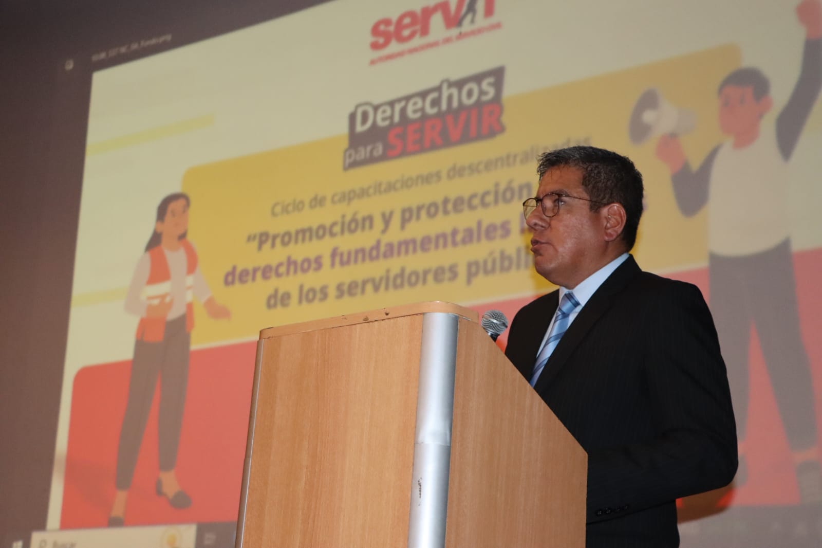 Presidente de SERVIR: “Los derechos fundamentales laborales  de los servidores públicos deben cumplirse”