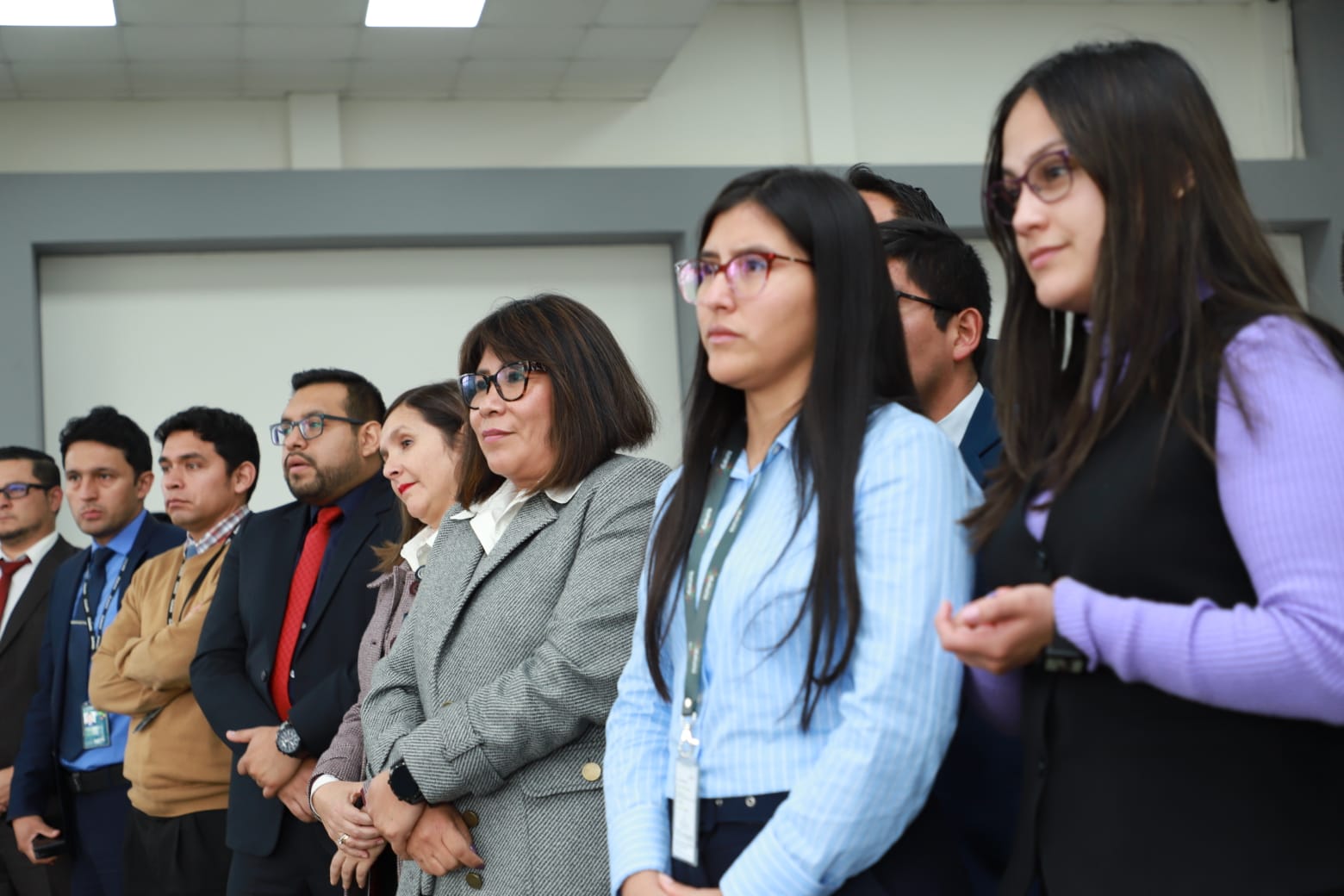 Foto de Servidores de la Sunarp de la Oficina Registral de Cajamarca observan la inauguración del Módulo Clic Sunarp en la Oficina Registral de Cajamarca