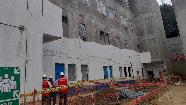 Áncash.-  La Contraloría General advirtió a la Autoridad Nacional de Infraestructura (ANIN) el desembolso de pagos sin sustento por S/ 19 876 088 a favor del contratista a cargo de las obras de Implementación de los hospitales de Apoyo en las provincias de Yungay y Pomabamba, que forman parte del Paquete 2 de la Cartera Salud y cuya ejecución se realiza en el marco del Contrato de Estado a Estado.  