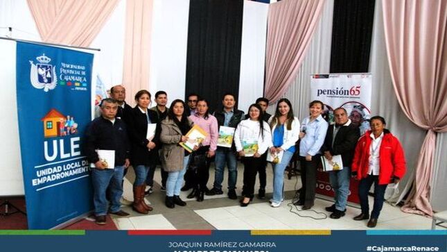 📌En trabajo coordinado entre la Unidad Local de Empadronamiento (ULE) y Pensión 65, se realizó el taller de "Fortalecimiento de Capacidades a Los Actores Locales para la gestión del programa Pensión 65".
🗣La coordinadora de la Unidad Territorial de Pensión 65, Katia Rojas Barrantes, fue la encargada de brindar la capacitación y mejorar las capacidades de todos los involucrados. 