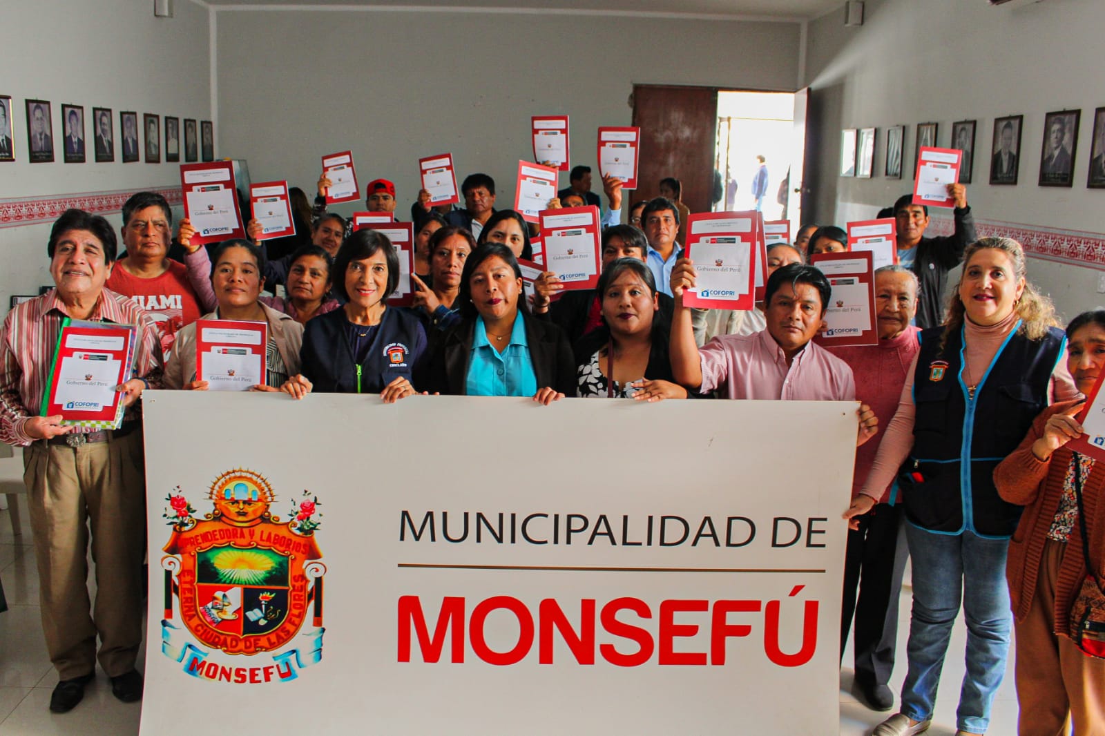 entrega de titulos en monsefu 2