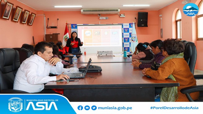La Municipalidad Distrital de Asia, a través de la Sub Gerencia de Fomento de Inversión y Promoción Empresarial Local en coordinación con los funcionarios del Gobierno Regional de Lima, desarrollaron con éxito el "Taller del fondo concursable de PROCOMPITE" a las diferentes asociaciones del distrito, brindando información y detalles acerca de las inscripciones para ingresar al concurso para que puedan acceder al financiamiento del Procompite. Asimismo, se dio alcance de las diferentes categorías  que existen y cadenas productivas.
#MunicipalidadDistritalDeAsia
#PorelDesarrollodeAsia
#IsaiasAlcantaraAlcaldedeAsia