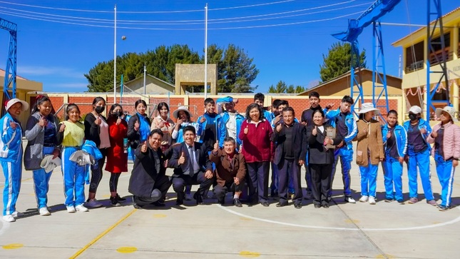 Estudiantes de la I.E.S Alfonso Torres Luna del distrito de Acora participan en charla motivacional ¡Qué quiero ser!