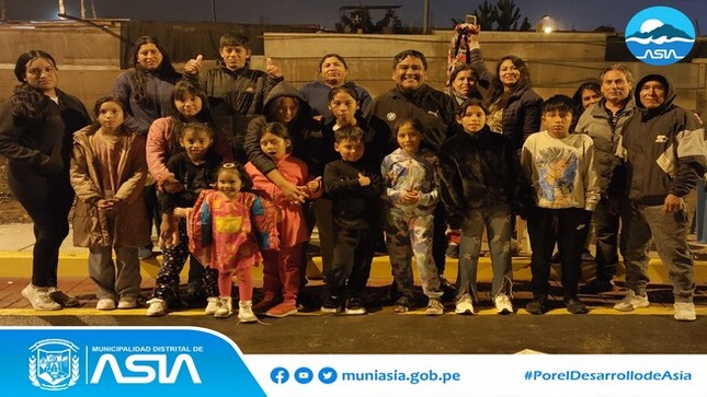Con gran entusiasmo se viene llevando a cabo el Taller de Danza "Asia, tu talento" organizado por la Municipalidad Distrtal de Asia a través de la Sub Gerencia de Participación Vecinal en donde niños, jóvenes y adultos de todos los anexos del distrito de Asia demuestran su destreza artistica y su talento.
De esta forma, la actual gestión liderada por nuestro alcalde Isaías Alcántara Malásquez sigue apostando por brindar talleres que permitan el desarrollo de nuestra población.
#MunicipalidadDistritalDeAsia
#PorelDesarrollodeAsia
#IsaiasAlcantaraAlcaldedeAsia