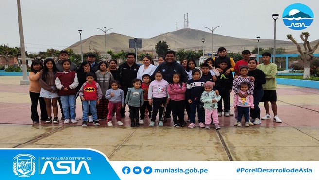 Con gran entusiasmo se viene llevando a cabo el Taller de Danza "Asia, tu talento" organizado por la Municipalidad Distrtal de Asia a través de la Sub Gerencia de Participación Vecinal en donde niños, jóvenes y adultos de todos los anexos del distrito de Asia demuestran su destreza artistica y su talento.
De esta forma, la actual gestión liderada por nuestro alcalde Isaías Alcántara Malásquez sigue apostando por brindar talleres que permitan el desarrollo de nuestra población.
#MunicipalidadDistritalDeAsia
#PorelDesarrollodeAsia
#IsaiasAlcantaraAlcaldedeAsia