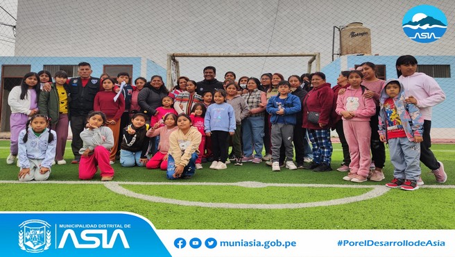 Con gran entusiasmo se viene llevando a cabo el Taller de Danza "Asia, tu talento" organizado por la Municipalidad Distrtal de Asia a través de la Sub Gerencia de Participación Vecinal en donde niños, jóvenes y adultos de todos los anexos del distrito de Asia demuestran su destreza artistica y su talento.
De esta forma, la actual gestión liderada por nuestro alcalde Isaías Alcántara Malásquez sigue apostando por brindar talleres que permitan el desarrollo de nuestra población.
#MunicipalidadDistritalDeAsia
#PorelDesarrollodeAsia
#IsaiasAlcantaraAlcaldedeAsia