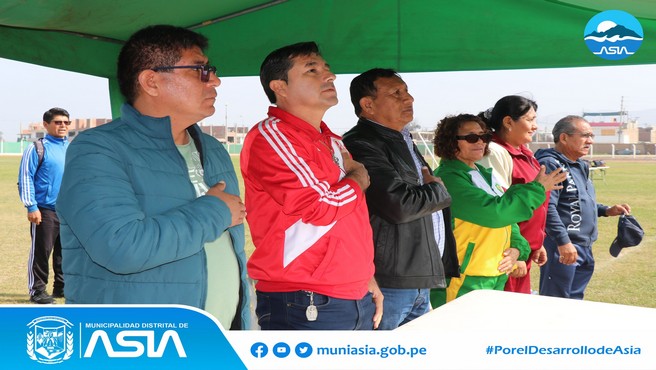 El alcalde Isaias Alcántara Malásquez, realizó la inauguración  de los Juegos Escolares 2024, donde directores y alumnos de las diversas instituciones educativas de la zona norte de la provincia de Cañete estuvieron presentes.
Esta actividad deportiva tuvo como escenario el flamante estadio municipal de Capilla de Asia, que cuenta moderna pista atlética  y espacio para diferentes eventos.
En su intervención el burgomaestre asiano, agradeció la invitación, saludó y felicitó a la  institución educativa Nº20123 Capilla de Asia "Anfitriona " y sede de los Juegos Escolares 2024, además se dirigió a los alumnos participantes a poner lo mejor de cada uno para lograr el triunfo que cada uno se proponga.  
#PorelDesarrollodeAsia
#IsaiasAlcantaraAlcaldedeAsia
#MunicipalidadDistritalDeAsia