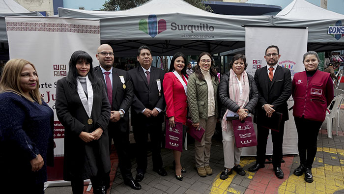 Vecinos participan en campaña gratuita "Justicia en tu barrio".