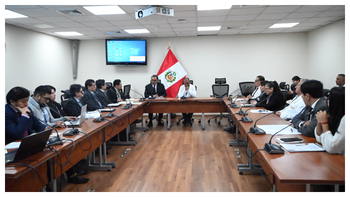 La mesa de trabajo se realizó en la Sala 6  “José Gabriel Túpac Amaru y Micaela Bastidas”, en el edificio Víctor Raúl Haya de la Torre, donde participaron el Viceministro de Prestaciones y Aseguramiento en Salud, Dr. Ciro Mestas Valero; el director general de la Dirección de Operaciones en Salud (DGOS) del Minsa, y otros funcionarios del sector.