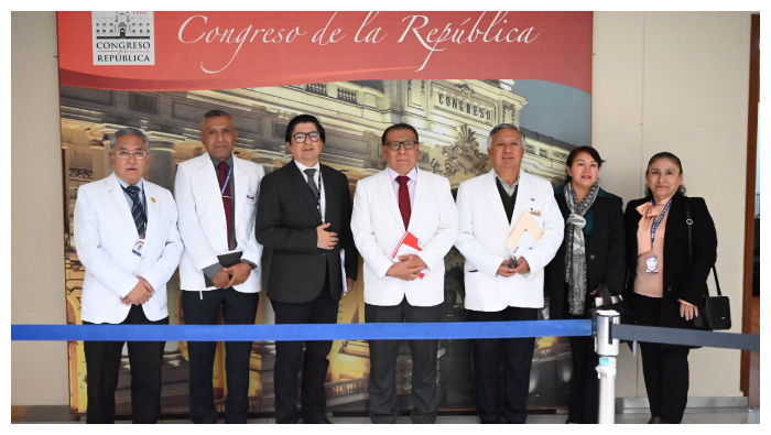 La mesa de trabajo se realizó en la Sala 6  “José Gabriel Túpac Amaru y Micaela Bastidas”, en el edificio Víctor Raúl Haya de la Torre, donde participaron el Viceministro de Prestaciones y Aseguramiento en Salud, Dr. Ciro Mestas Valero; el director general de la Dirección de Operaciones en Salud (DGOS) del Minsa, y otros funcionarios del sector.