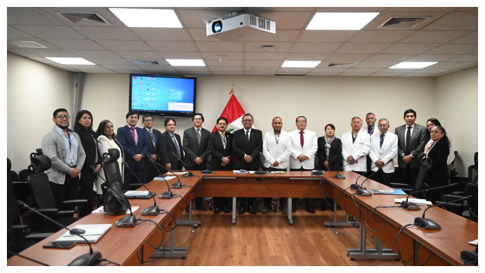 La mesa de trabajo se realizó en la Sala 6  “José Gabriel Túpac Amaru y Micaela Bastidas”, en el edificio Víctor Raúl Haya de la Torre, donde participaron el Viceministro de Prestaciones y Aseguramiento en Salud, Dr. Ciro Mestas Valero; el director general de la Dirección de Operaciones en Salud (DGOS) del Minsa, y otros funcionarios del sector.