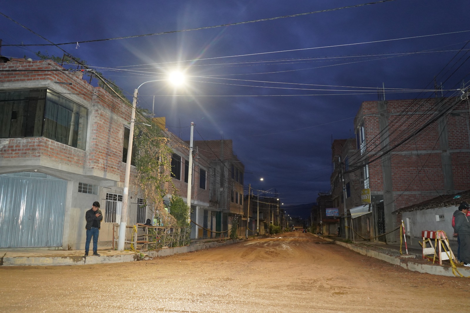 Electrocentro inaugura instalación de 650 luminarias led en Asentamiento Justicia, Paz y Vida