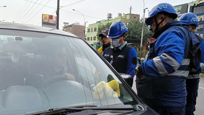 Malos choferes caen en operativo conjunto en Surquillo.